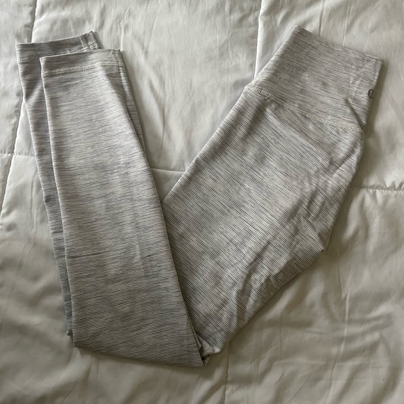 Lululemon Wunder Under Size 4 - Luxtreme - Wee Are From Space Nimbus Battleship - Picture 5 of 5